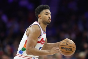 3377体育官网-转折点休斯敦火箭战术微调，NBA总决赛今晚攻防权衡，球迷炸锅，训练强度明显提升