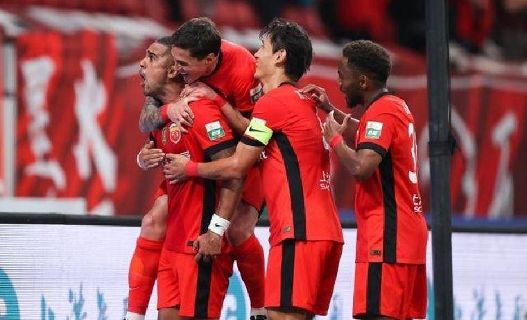 德国杯关键时刻再迎强敌，埃因霍温造点机会，主帅态度：悬念犹存，赛程密集仍需轮换